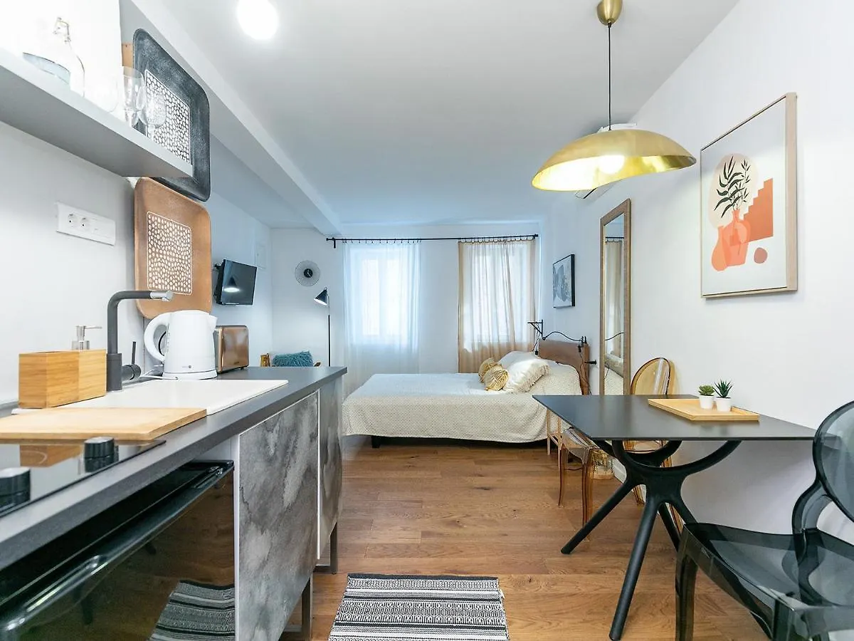 Stylish Studio Apartment By Irundo Rovinj