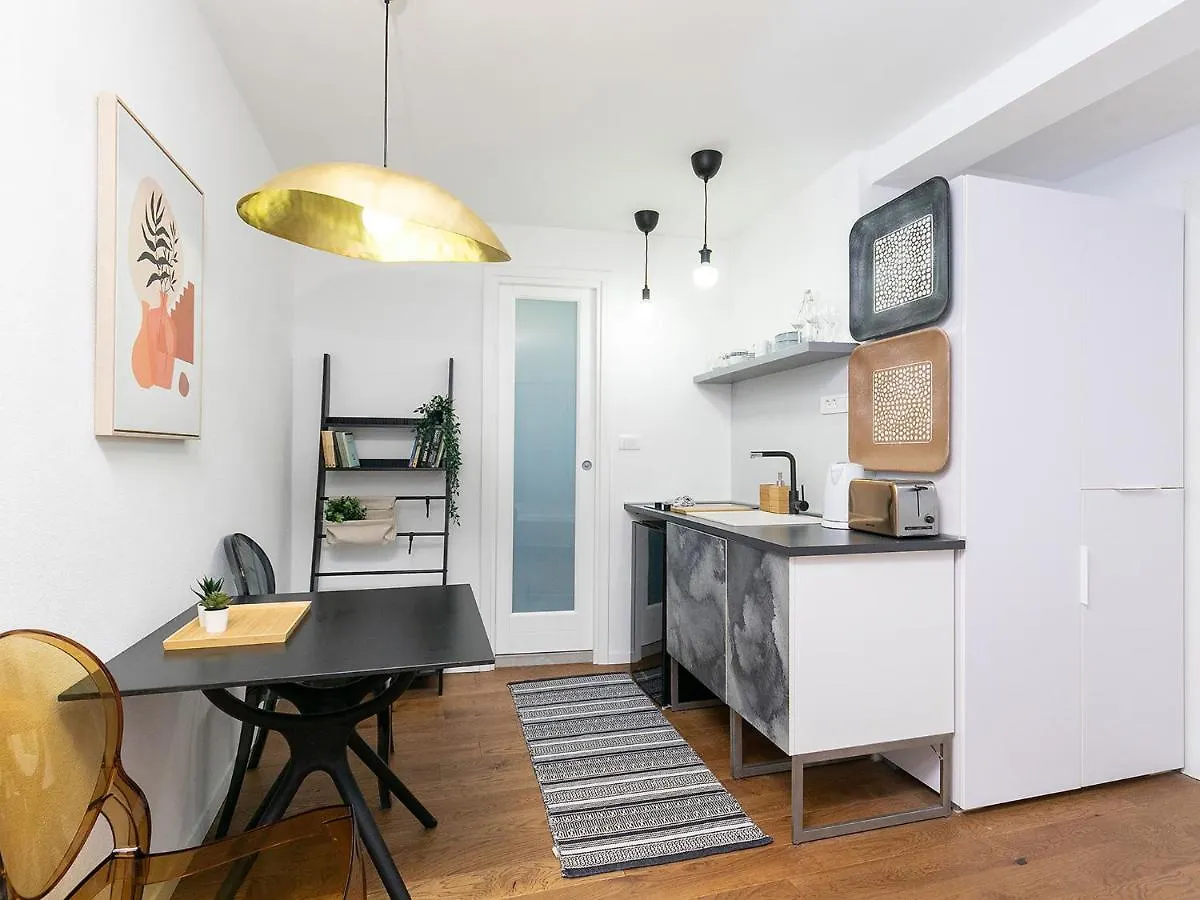 Stylish Studio Apartment By Irundo Rovinj